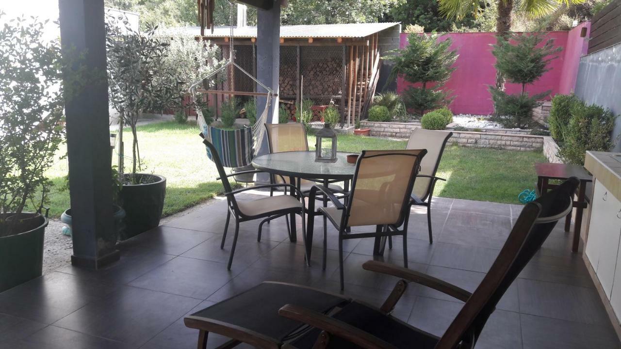 Vaso's Garden Apartment *
